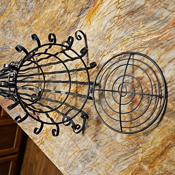 Metal cornucopia basket Horn of Plenty - Picture 4 of 4
